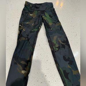 Woman’s Camo Old Navy Leggings